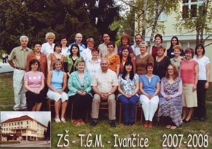 foto učitelského sboru ve šk. roce 2007/2008