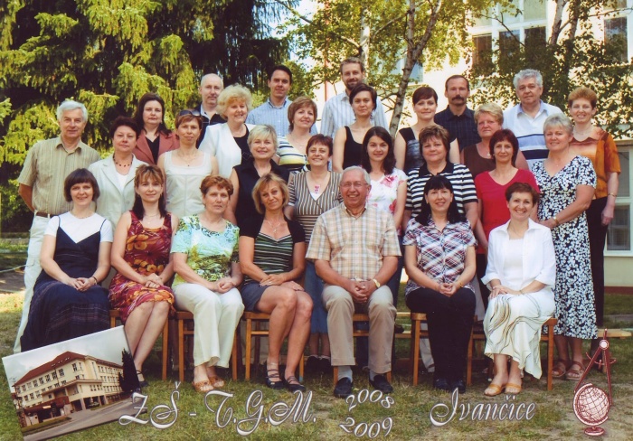 foto učitelského sboru ve šk. roce 2008/2009