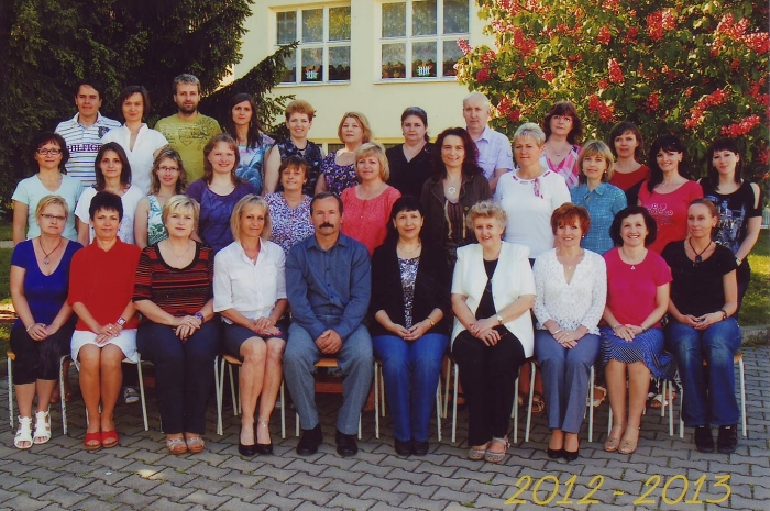 foto učitelského sboru ve šk. roce 2012/2013