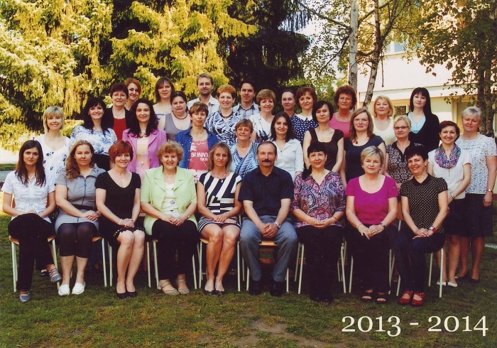 foto učitelského sboru ve šk. roce 2013/2014