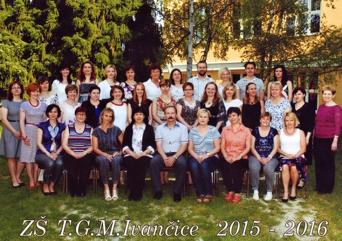 foto učitelského sboru ve šk. roce 2015/2016