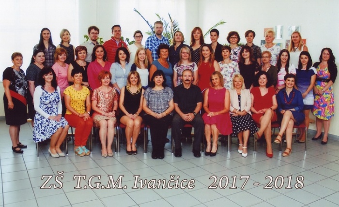 foto učitelského sboru ve šk. roce 2017/2018
